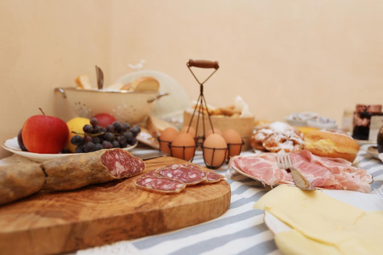 Tra I Campi Di Papaveri Medesano Екстериор снимка